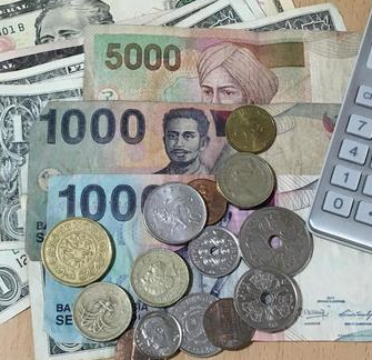 米ドル定期預金 積立 vs まとめ再契約｜3か月利息シミュレーションと10年複利効果で資産最大化！米ドル定期預金の積立と複利