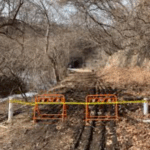 立入禁止区域はなぜ怖いのか｜封鎖道路・通行止めの先にある心理と法律と境界構造_立入禁止区域はなぜ怖い？