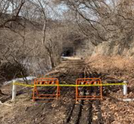 立入禁止区域はなぜ怖いのか｜封鎖道路・通行止めの先にある心理と法律と境界構造_立入禁止区域はなぜ怖い？